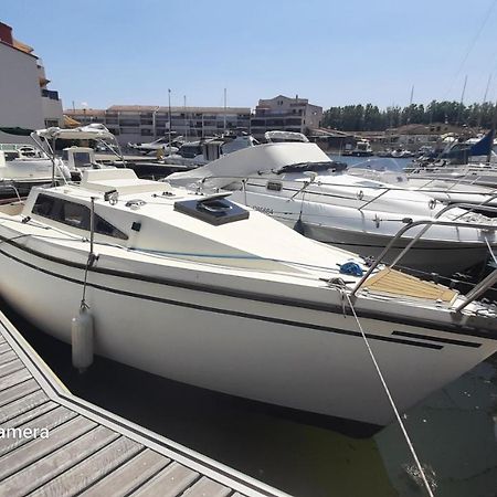 Nuit Insolite A Bord De L'Enata Un Voilier A Quai Sur La Marina De St Cyprien Saint-Cyprien  Eksteriør bilde